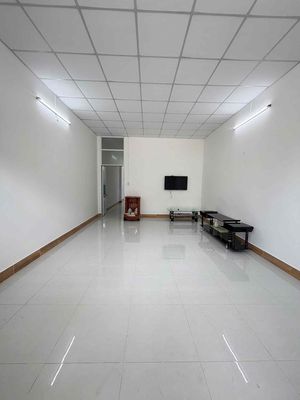 Nhà 4,5x20 có nội thất KdC Nông Thổ Sản