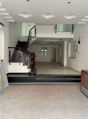 Cho thuê nhà phố trục chính, đường số 7 KDC 13E Intresco giá rẻ