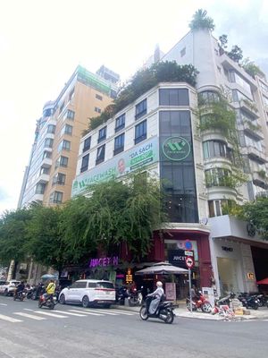 GÓC 2MT, NGAY CHỢ BẾN THÀNH - SỐ 30 LÊ ANH XUÂN - LÊ THÁNH TÔN, Q1