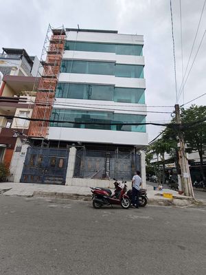 cho thuê toà nhà góc 2mt khu tên lửa 18*20m bốn lầu có thang máy