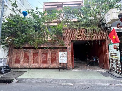 CHO THUÊ VILLA SÂN VƯỜN ĐẶNG TẤT, QUẬN 1, DIỆN TÍCH 8x25M, TRỆT 2 LẦU