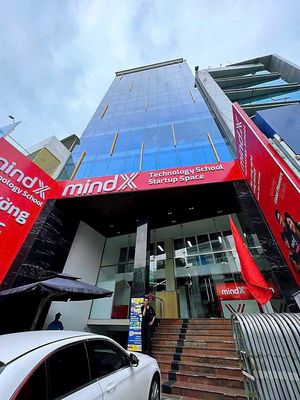 Văn phòng 3/2 Quận 10, 120m2 giá 35 triệu/tháng tòa nhà cao cấp