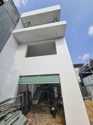 Cần cho thuê nhà mặt tiền đường Dương Thị Giang .DT.10 x 28.nhà mới