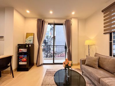 CHO THUÊ CĂN HỘ 1N1K FULL NỘI THẤT BAN CÔNG NGAY NGÕ 290 KIM MÃ 