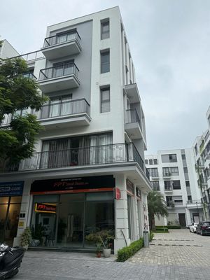 Cho thuê căn góc Shophouse The Manor Central Park 99m2, 5 tầng