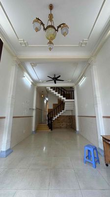 Cho thuê nhà mặt tiền Lê Lâm [4m x 18m] 3 lầu [ 6PN - 3WC] chính chủ
