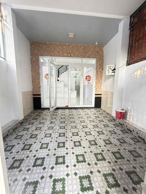 Nhà lầu 3 phòng giá 8,5tr/tháng  Cho thuê nhà trệt lầu KDC Hồ