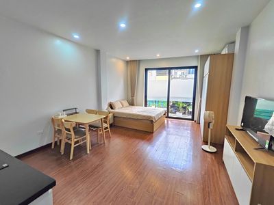 Trống săn xSTUDIO 40m2 full đồ, ban công thoáng, ô tô đỗ cửa, BĐ