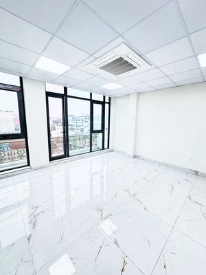 Chính chủ cho thuê VP mới, ngõ to 31 Hoàng Cầu, 45m2 giá 10 tr