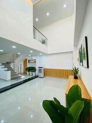 Hẻm Sư Vạn Hạnh, Phường 10, Quận 10, 1 Trệt 2 lầu ST, 6x8, 3PN 4WC