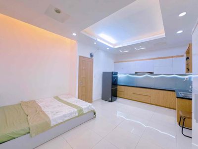 Căn Hộ Cao Cấp Ngay Phan Đăng Lưu, Phú Nhuận 7tr5 full nt giếng trời