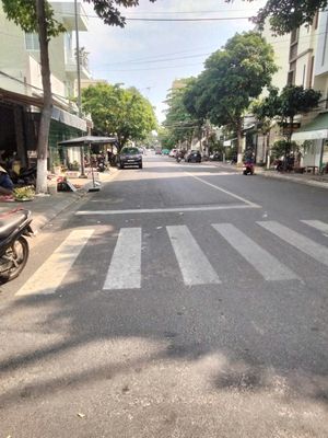 Cho thuê nguyên căn phước long