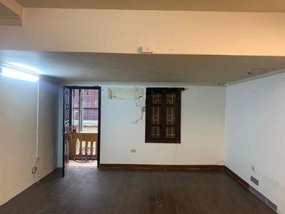 Cho thuê nhà mặt phố Đào Duy Từ, 50m2 x 4 Tầng