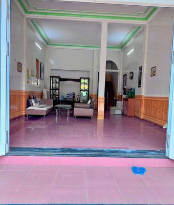 Cho thuê nhà 2 tầng mặt tiền đường Trần Hưng Đạo