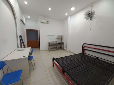 Phòng 25m2( tầng trệt ) đường Lê Văn Sỹ Q.3