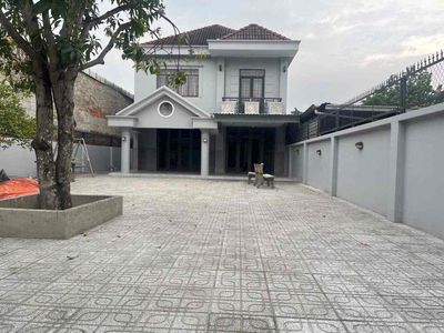 Cho Thuê Biệt Thự (Như Hình) DT:375m2 - Xây 1 Trệt 1 lầu  Có 5 PNgủ- 5