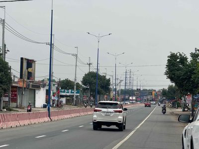 💥 CHO THUÊ MẶT BẰNG 320m2. MT quốc lộ 13. Gần chợ trừ Văn thố. 20tr/th