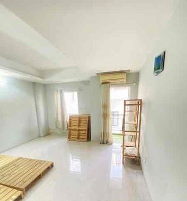 Phòng ban công ngay gần Vườn Lài - Luỹ Bán Bích