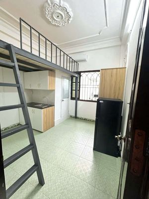 Tòa nhà 21 Phòng , bao gồm 18p , 2 mặt bằng, 1 penhouse