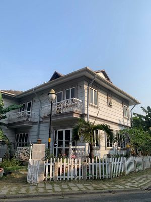 CĂN GÓC 2 MẶT TIỀN VỊ TRÍ ĐẸP NỘI KHU - 300M2 - GIÁ 40TR/THÁNG