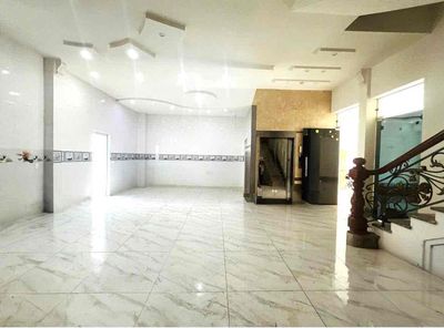 CHO THUÊ NHÀ TRỆT 3 LẦU ĐƯỜNG LÝ THÁI TỔ (Có Than Máy)