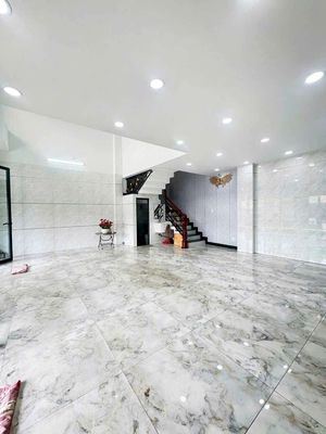 Nhà LÊ VĂN QUỚI [6x10, 4 lầu, 5pn, 6toilet] 20tr/tháng