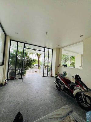 NHÀ KHU DÂN CƯ SENTUTURIA,CÓ BẢO VỆ,DT 5*20M,2LAU 3PN,4WC,SÂN ĐẬU OTO