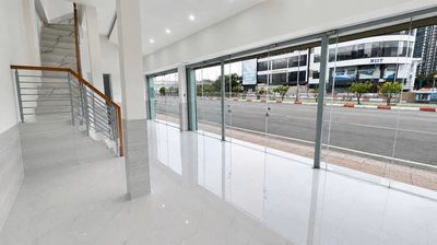 Ngang 11m ! Mặt Tiền Nguyễn Hữu Cảnh Có 1 Lầu Hướng Cầu Sài Gòn Ra Q1