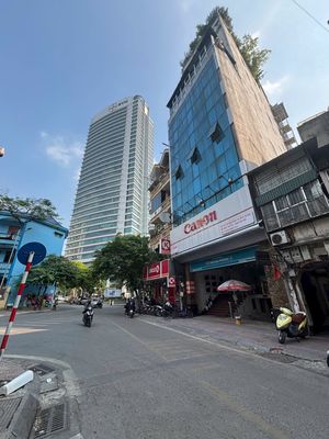 Cho thuê nhà ngõ 168 Hào Nam DT55m2, 4,5T, giá 15 triệu/tháng oto.