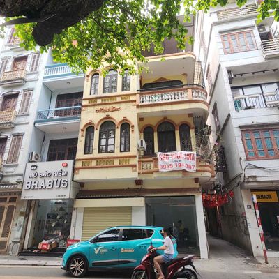 Cho thuê nhà mặt phố Thuỵ Khuê. MT rộng