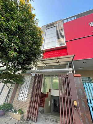 TOÀ NHÀ VĂN PHÒNG CTY- SHOWROOM SẴN THANG MÁY-HẦM- MÁY LẠNH  7PN 6WC