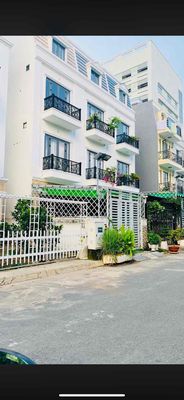 NHÀ PHỐ CUỐI NGUYỄN OANH. TRỆT 3 LẦU 5PN 6WC ( SÂN XE HƠI )