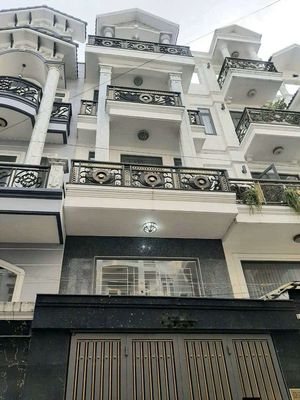 Nhà mới vào ở luôn