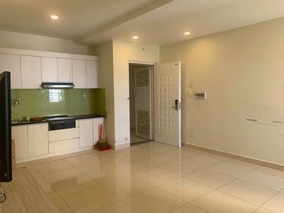 Căn 3PN có 1 máy lạnh + Bếp + Rèm + Máy nước nóng. Chỉ 8 triệu/tháng