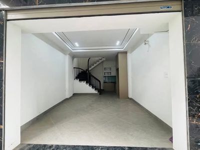 Cho thuê nhà nguyên căn Thạch Bàn, 3PN, nội thất đầy đủ, ô tô đỗ cổng