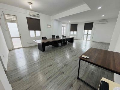Cho thuê văn phòng 60 - 90m2 ở căn góc Khánh Hội Q.4 giá chỉ 15tr