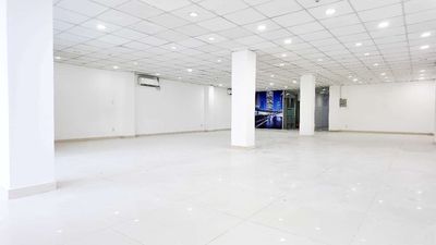 Cho thuê văn phòng 151m2 mặt tiền tòa nhà 225 Nguyễn Xí, Bình Thạnh