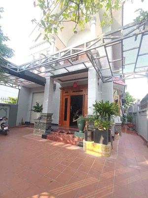 BIỆT THỰ FULL NỘI THẤT,SÂN ĐẬU 2OTO GẦN GA METRO,CHỢ THỦ ĐỨC
