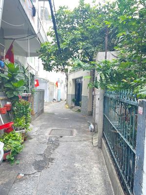 Thuê nhà Phú Nhuận đường Lê Văn Sỹ, 2PN, hẻm ba gác, giá 14tr TL