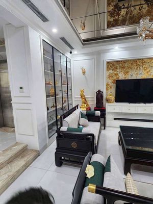 cần cho thuê Biệt Thự Văn Phú thang máy đẹp lung linh