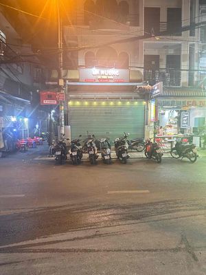 Cần cho thuê mặt bằng buổi sáng cư xá Phú Lâm B