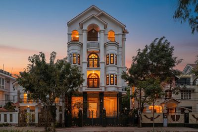 Cho thuê Biệt thự KDC Trung Sơn, vị tri tiện lợi, hồ bơi,karaoke,..