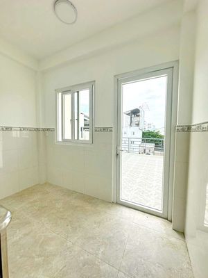 nhà hẻm gần đường lớn