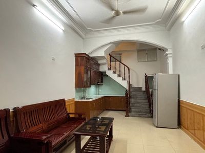Nhà nguyên căn 35m2/tầng, 3 tầng + 1 tum Ngõ 218 phố Chợ Khâm Thiên