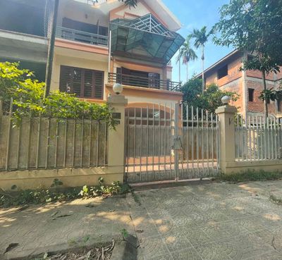 cho thuê biệt thự sân vườn 300m2 chính chủ