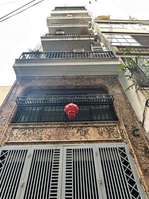 cho thuê nhà Vương Thừa Vũ( kinh doanh. thang máy). S:40m.7T. 25 tr/T