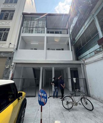 Mặt Bằng Nguyễn Khoái Quận 4, Trệt 2 lẩu,Vỉa hè rộng ,Ngay chung cư