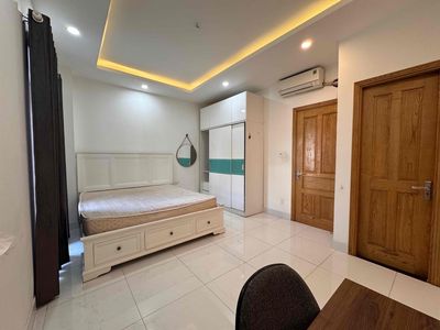 Mình còn 1 phòng trống trong nhà nguyên căn Valencia Rivsde.