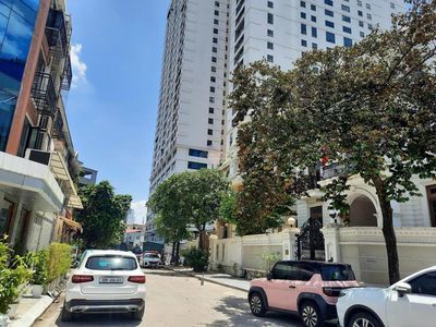 Cho thuê nhà Lk ngõ 221 Trung Kính, 80m x 4 tầng thông, tiện KD làm Vp