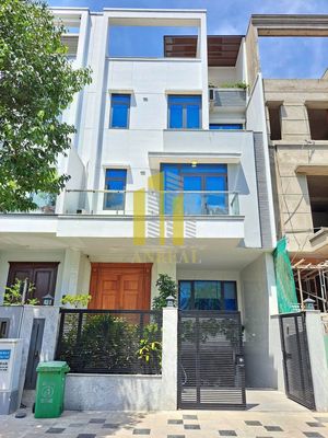 NHÀ THIẾT KẾ VĂN PHÒNG SÀN TRỐNG THANG MÁY GIÁ 65 TRIỆU